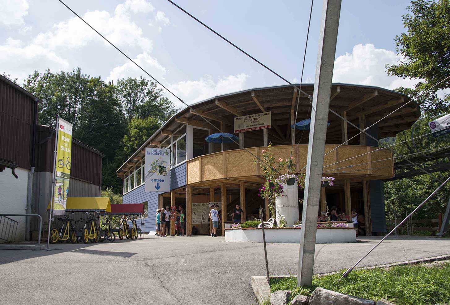 Boutique & Saloon_8