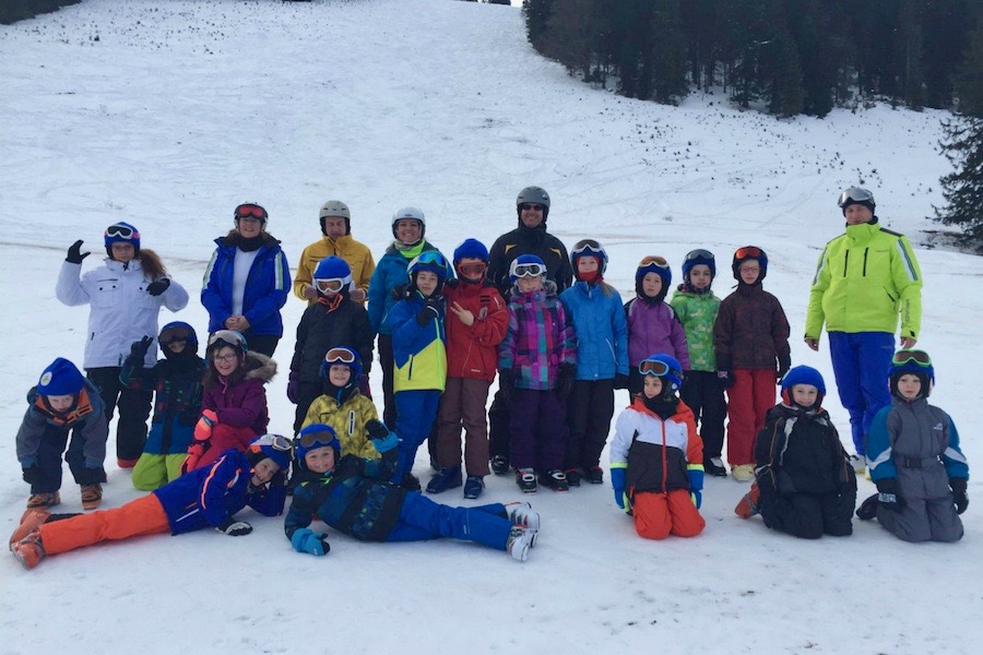 Die Kinder der Ski Clubs Buttes und Fleurier auf La Robella