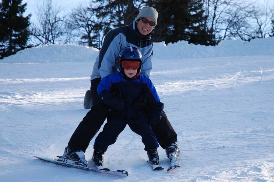 Skifahren mit der Familie auf La Robella im Val-de-Travers