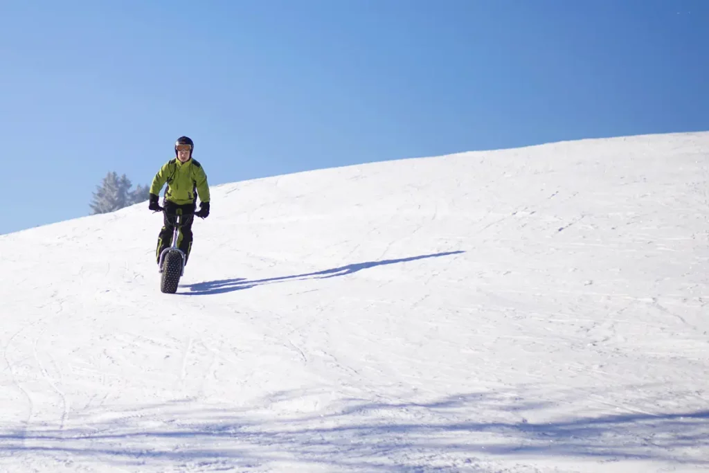 XL-Trottinett auf Schnee – Robella Val-de-Travers