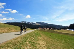 E-Bike-Vermietung im Val-de-Travers